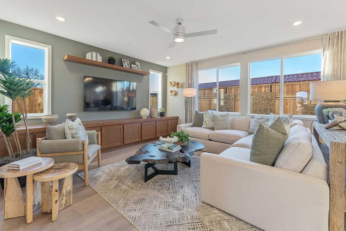 HollisterBlog_ModelGreatRoom_1170x780