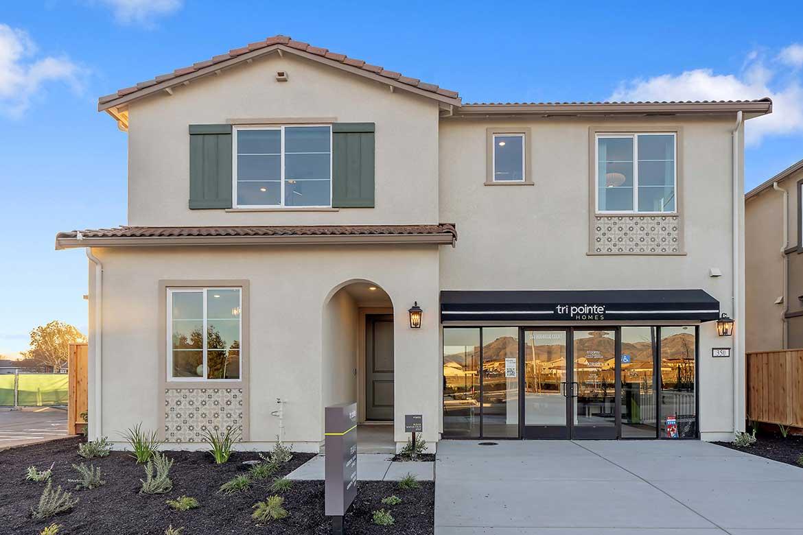 HollisterBlog_ModelExterior_1170x780