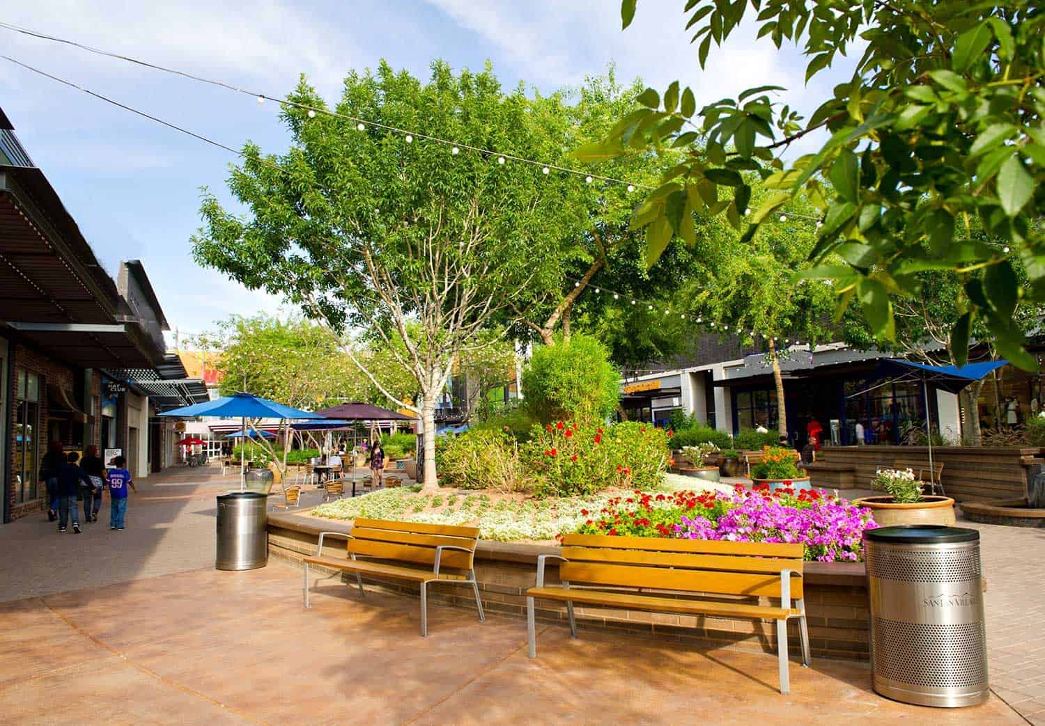 Nearby shopping, dining and entertainment at SanTan Village.