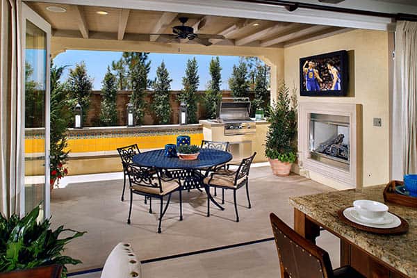 A Guide To Creating Seamless Indoor-Outdoor Living Spaces - Fiori -  Bringing Your Home To Life